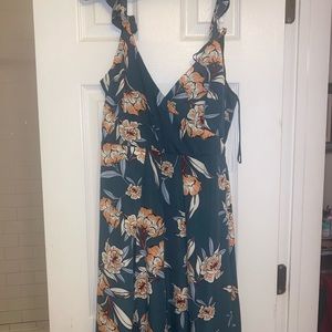 Green, floral, jumpsuit. 💚